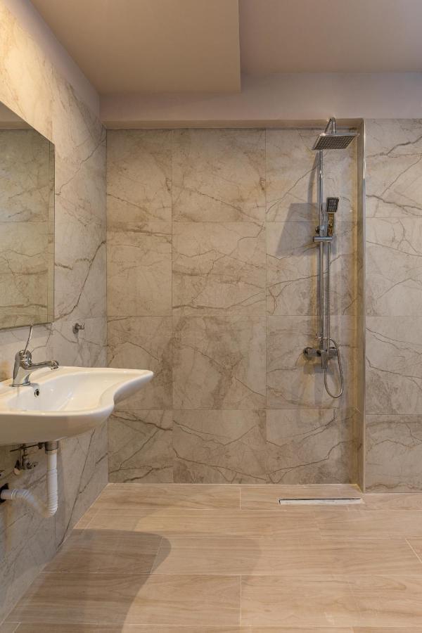 Makris Luxury Rooms Leptokaryá Extérieur photo